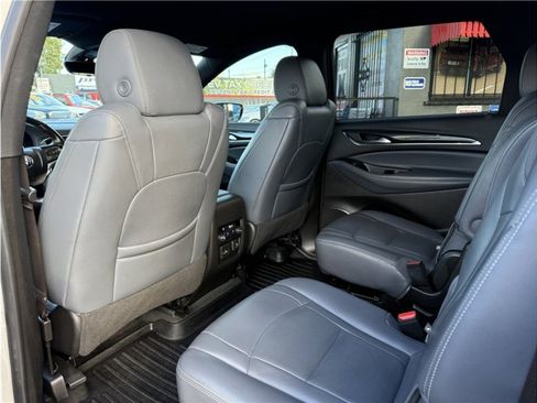 Used 2022 Buick Enclave Premium image 23