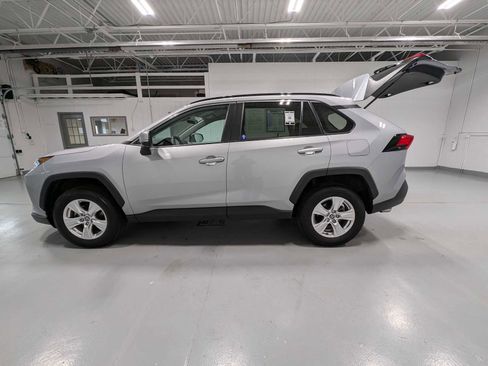Used 2021 Toyota RAV4 XLE w/ XLE Grade Weather Package AWD/4WD image 12