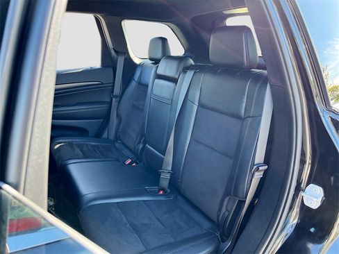 Certified 2022 Jeep Grand Cherokee Laredo X image 24