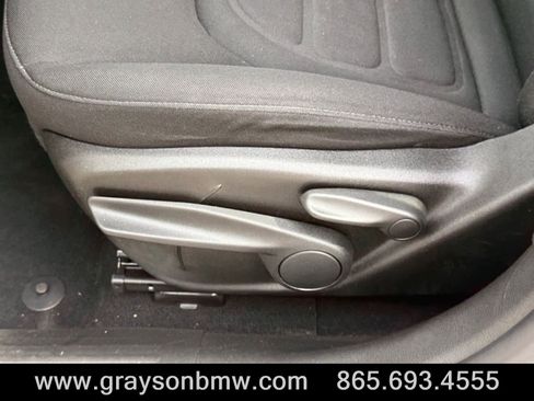 Used 2020 Jeep Renegade Latitude w/ Cold Weather Group image 11