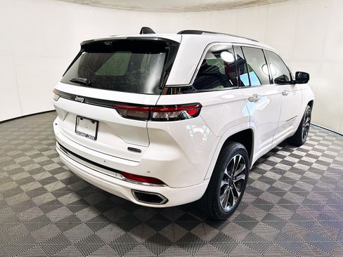 Used 2023 Jeep Grand Cherokee Overland w/ Luxury Tech Group IV RWD image 3