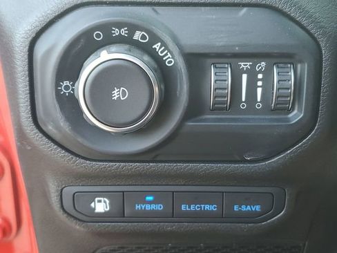 Used 2022 Jeep Wrangler Unlimited Rubicon 4xe AWD/4WD image 23
