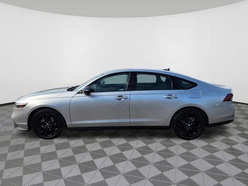 Certified 2025 Honda Accord SE image 5