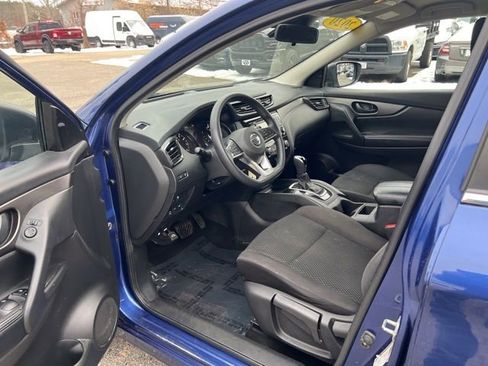 Used 2020 Nissan Rogue Sport S image 23
