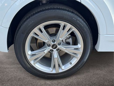 Used 2023 Audi Q8 Premium w/ Convenience Package image 8