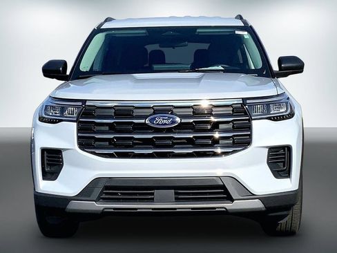 Used 2026 Ford Explorer Active AWD/4WD image 7