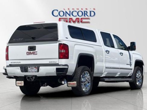 Used 2015 GMC Sierra 2500 Denali w/ Duramax Plus Package AWD/4WD image 4