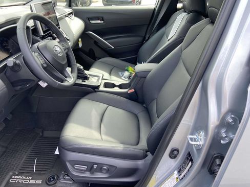 Used 2026 Toyota Corolla Cross XLE w/ Convenience Package AWD/4WD image 17