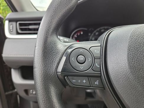Certified 2025 Toyota RAV4 LE FWD image 22