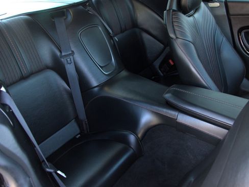 Used 2018 Aston Martin DB11 Coupe image 33