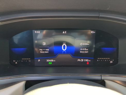 Certified 2023 Volkswagen Taos SE w/ Panoramic Sunroof Package FWD image 32