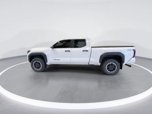 Used 2024 Toyota Tacoma TRD Off-Road image 5