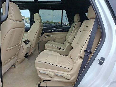 Certified 2023 Cadillac Escalade Premium Luxury image 10