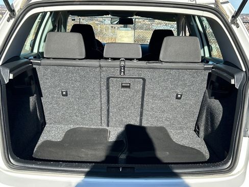 Used 2011 Volkswagen Golf TDI image 5