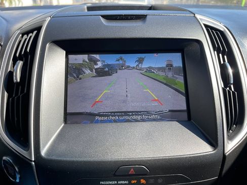 Used 2020 Ford Edge SEL w/ Convenience Package FWD image 9