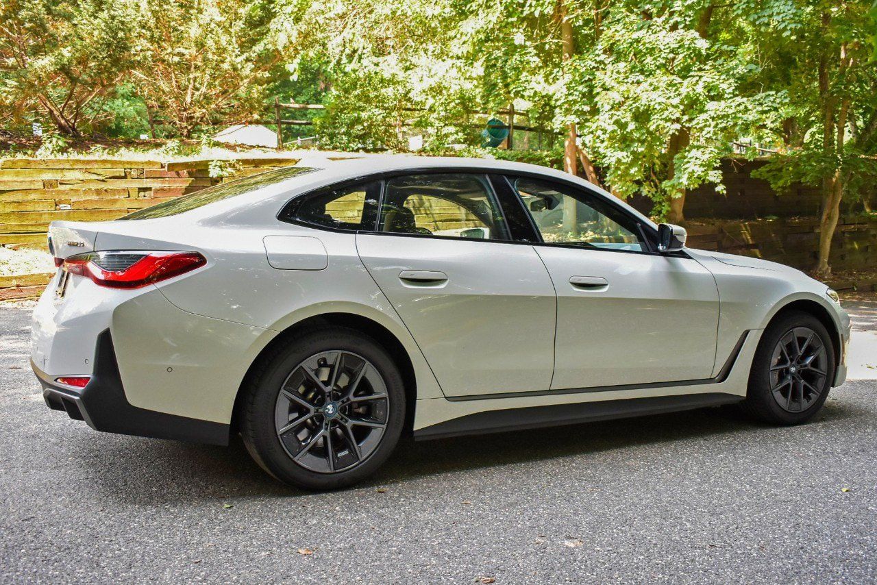 Used 2023 BMW i4 eDrive35 w/ Premium Package RWD image 8