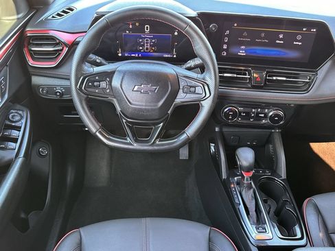 Used 2024 Chevrolet TrailBlazer RS w/ Convenience Package AWD/4WD image 9