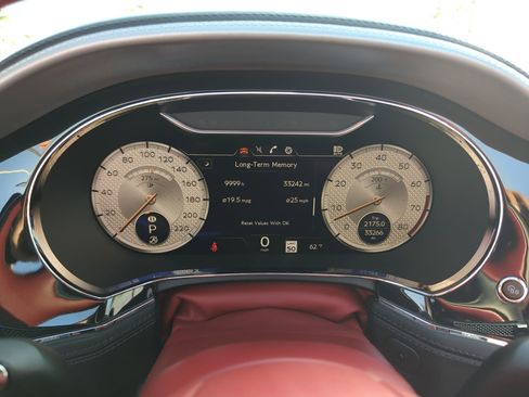 Used 2021 Bentley Continental GT V8 image 21