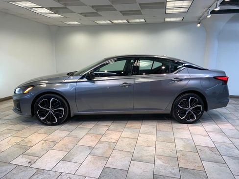 Used 2023 Nissan Altima 2.5 SR w/ SR Premium Package AWD/4WD image 11