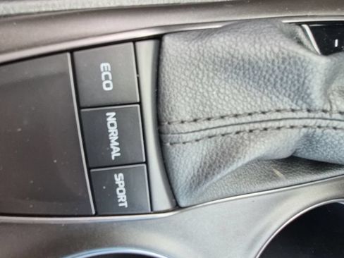 Used 2024 Toyota Camry SE FWD image 24