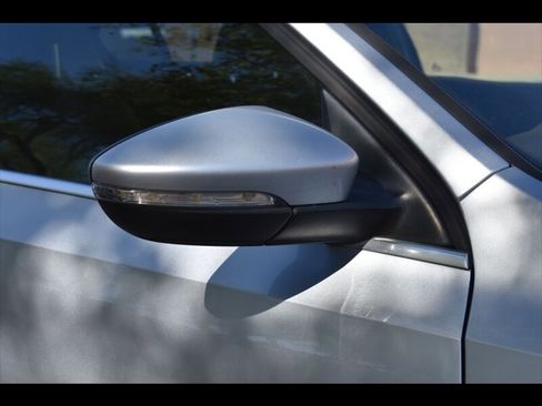 Used 2016 Volkswagen Jetta GLI SEL FWD image 51
