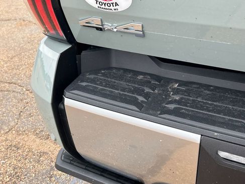 New 2026 Toyota Tundra Limited AWD/4WD image 38