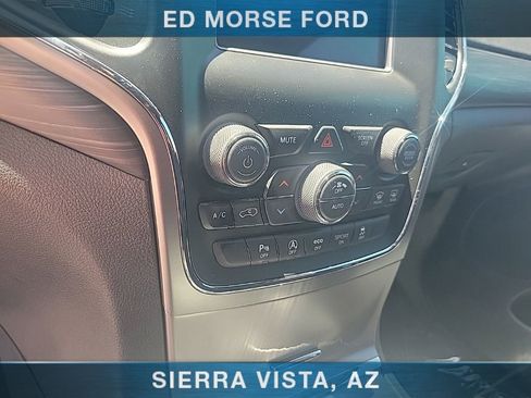 Used 2020 Jeep Grand Cherokee Laredo AWD/4WD image 24