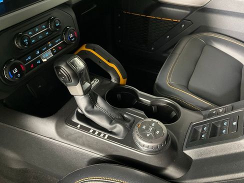 Used 2023 Ford Bronco Badlands image 19