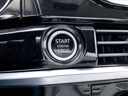 Certified 2022 Nissan Pathfinder SV image 36