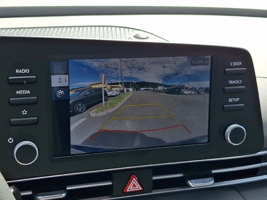 Used 2024 Hyundai Elantra SE FWD image 18