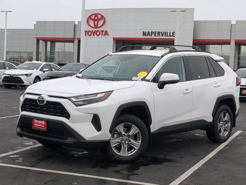 Used 2025 Toyota RAV4 XLE image 2