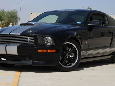 Used 2007 Ford Mustang GT RWD image 3