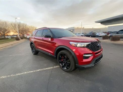 Used 2024 Ford Explorer ST w/ Equipment Group 401A image 2