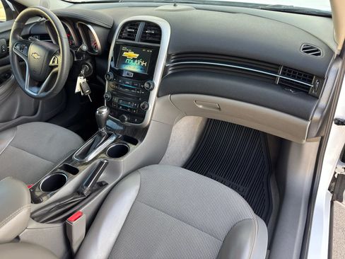 Used 2016 Chevrolet Malibu LT image 16