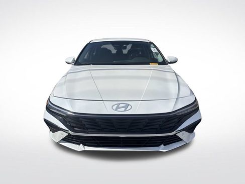 Used 2024 Hyundai Elantra SEL FWD image 9