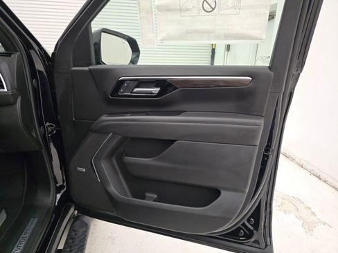 New 2025 Chevrolet Suburban Z71 w/ Z71 Off-Road Package image 58