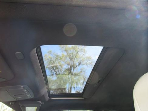 Used 2019 INFINITI Q60 Red Sport 400 w/ Cargo Package image 18