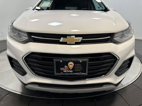 Used 2019 Chevrolet Trax LT w/ LT Convenience Package image 5