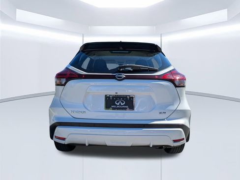 Used 2023 Nissan Kicks SR image 5