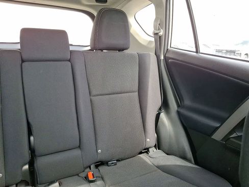 Used 2018 Toyota RAV4 XLE AWD/4WD image 15