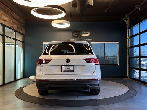 Used 2024 Volkswagen Tiguan SE image 4