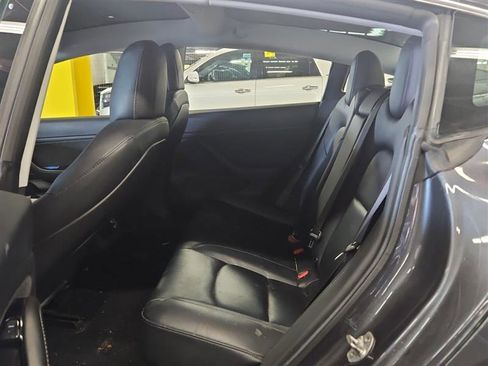 Used 2018 Tesla Model 3 Long Range image 8