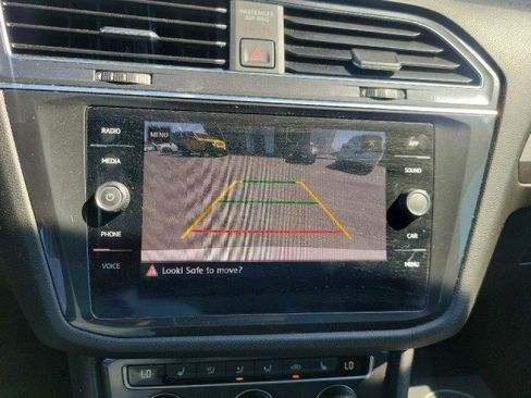 Used 2020 Volkswagen Tiguan SE w/ Panoramic Sunroof Package AWD/4WD image 7