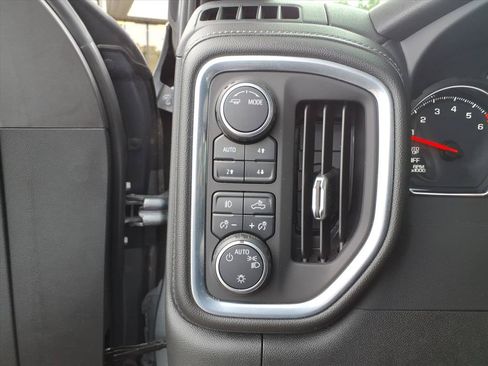 Used 2021 Chevrolet Silverado 1500 RST AWD/4WD image 14