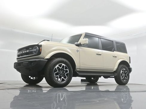New 2025 Ford Bronco Outer Banks image 28