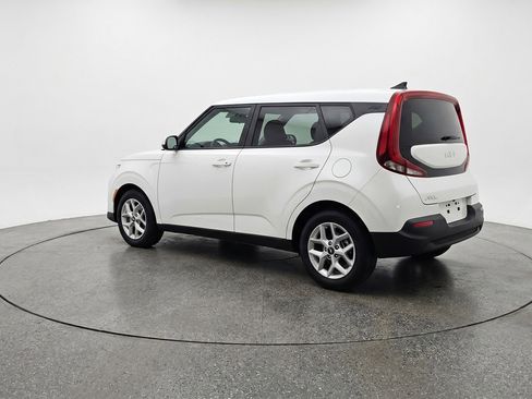 Used 2025 Kia Soul LX w/ LX Technology Package FWD image 6