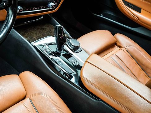 Used 2017 BMW 540i xDrive w/ Premium Package image 20