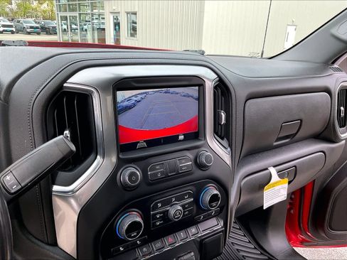 Used 2022 Chevrolet Silverado 1500 LT AWD/4WD image 19