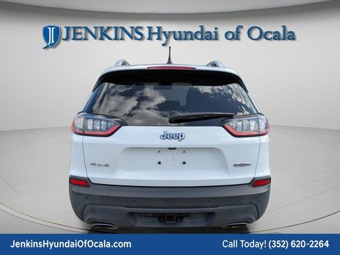 Used 2019 Jeep Cherokee Latitude Plus w/ Comfort/Convenience Group image 5