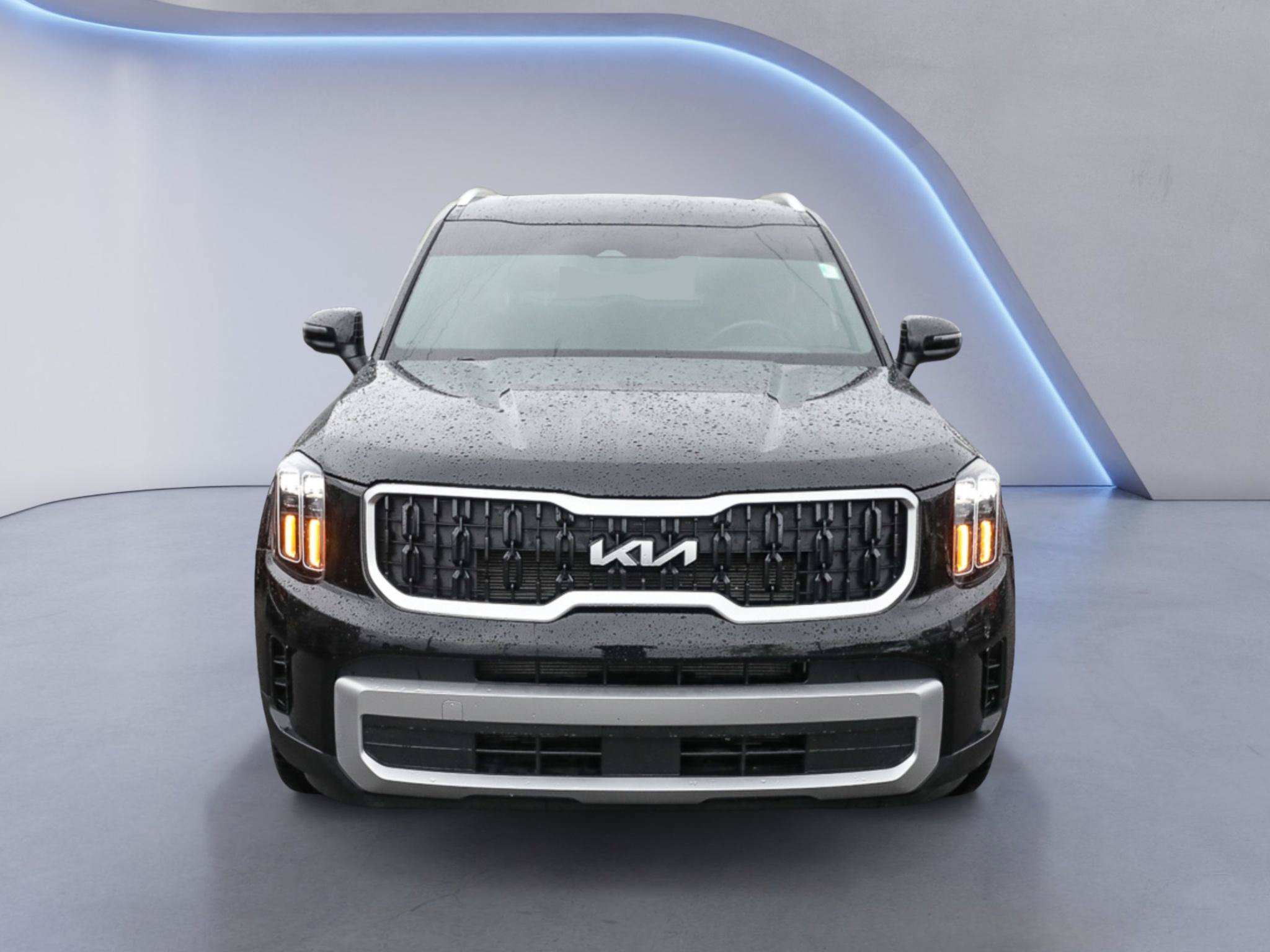 Used 2024 Kia Telluride EX w/ EX Captain's Chair Package FWD image 10